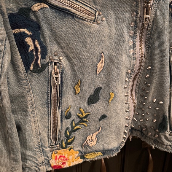 BLANKNYC Denim Jacket - Picture 5 of 7